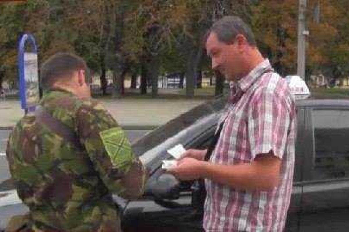 На улицы Донецка заступили на трудовую вахту "гаишники" ДНР На улицы Донецка заступили на трудовую вахту "гаишники" ДНР