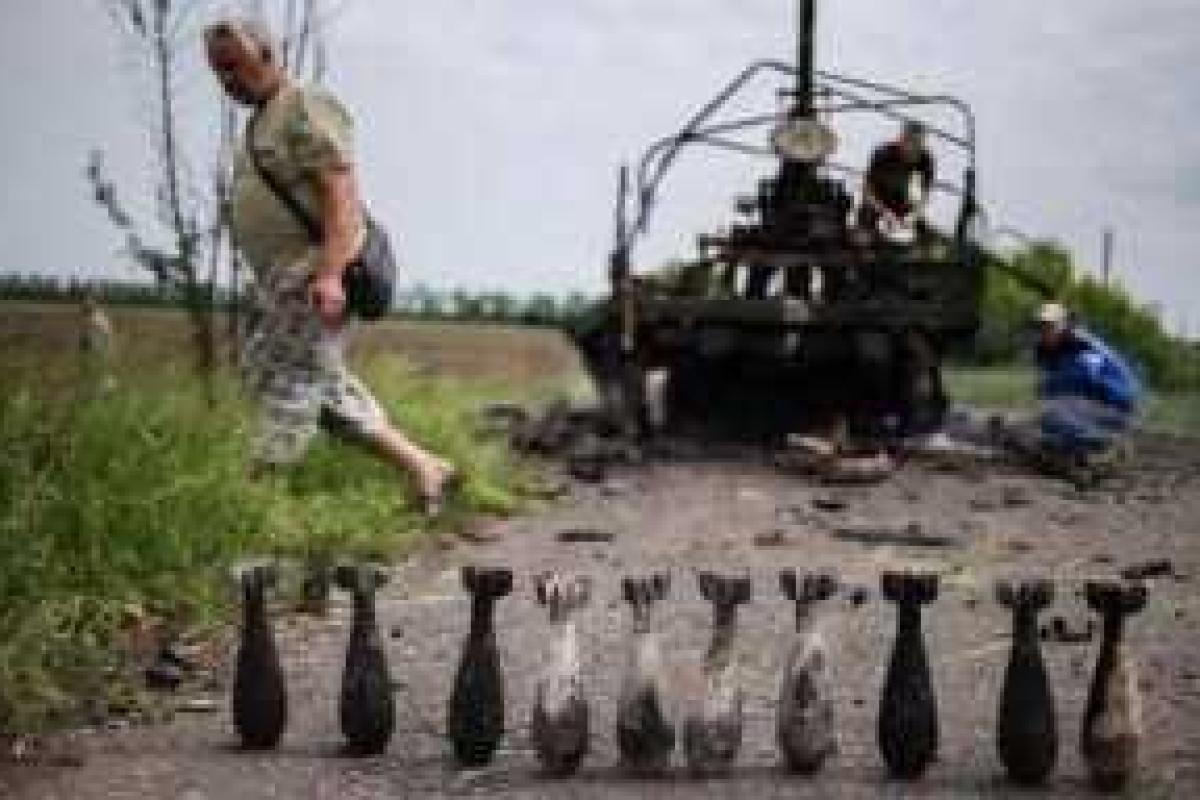Боевики продолжают обстрел городов Луганщины Боевики продолжают обстрел городов Луганщины