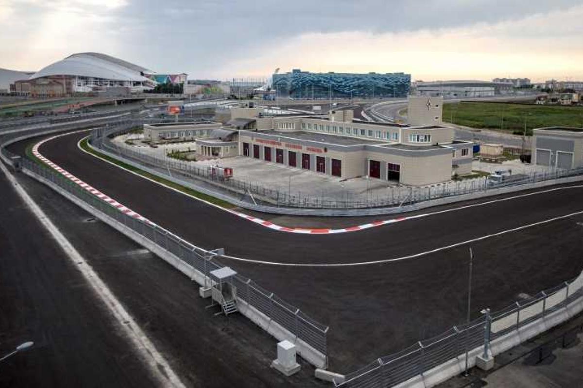 В Сочи открыли трассу для автогонок на машинах класса "Формула-1" В Сочи открыли трассу для автогонок на машинах класса "Формула-1"