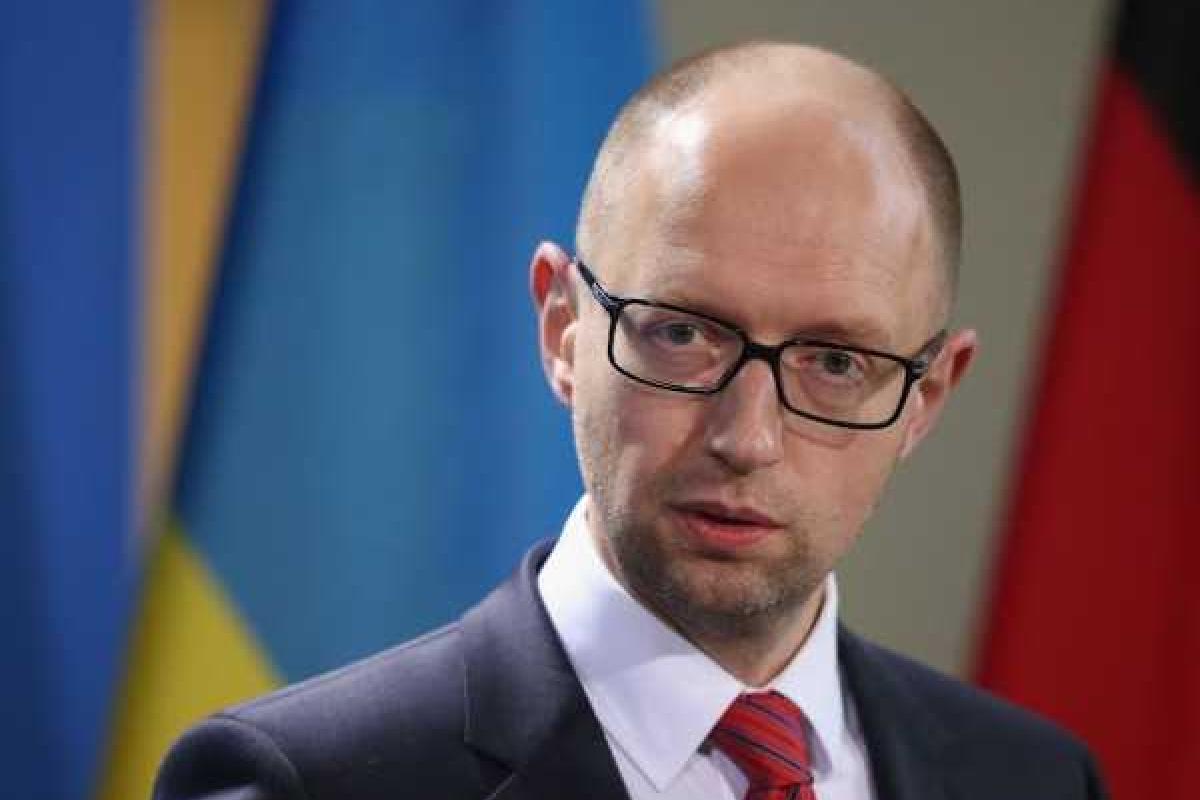 Яценюк поздравил военных разведчиков Украины Яценюк поздравил военных разведчиков Украины