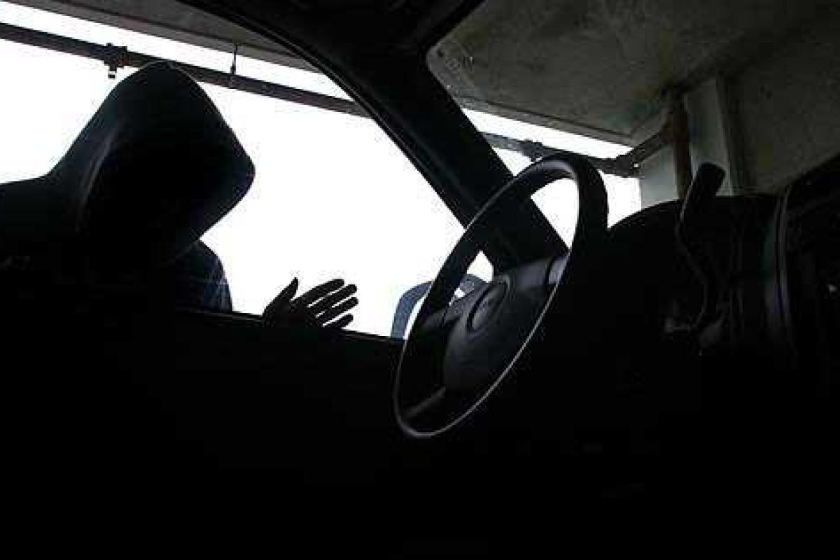 Генерального консула ФРГ в Донецке "оставили без колес" Генерального консула ФРГ в Донецке "оставили без колес"