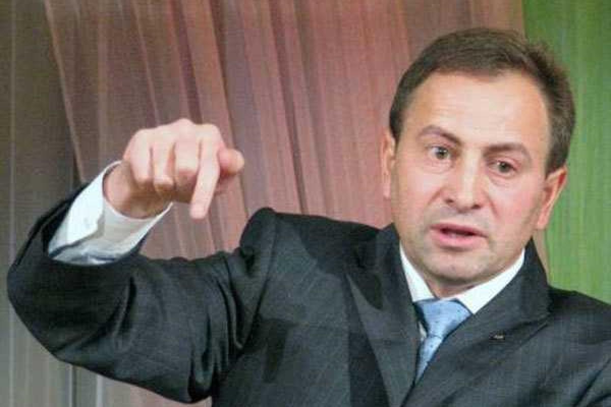Томенко призывает политиков перестать "пиариться на войне" Томенко призывает политиков перестать "пиариться на войне"