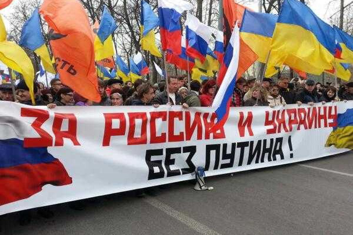 СМИ: Марш мира против агрессии РФ в Украине поднимет россиян