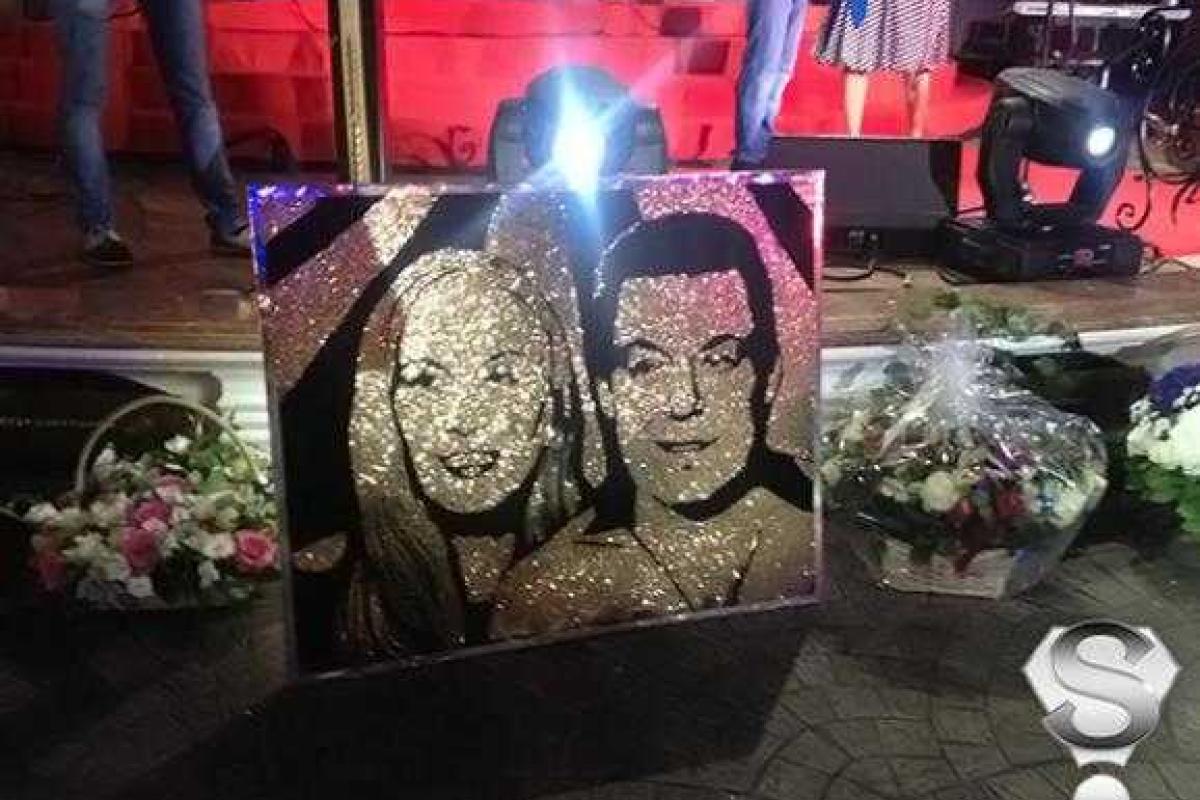 Кобзон развлекал на своем дне рождения "лидера Новороссии" Кобзон развлекал на своем дне рождения "лидера Новороссии"