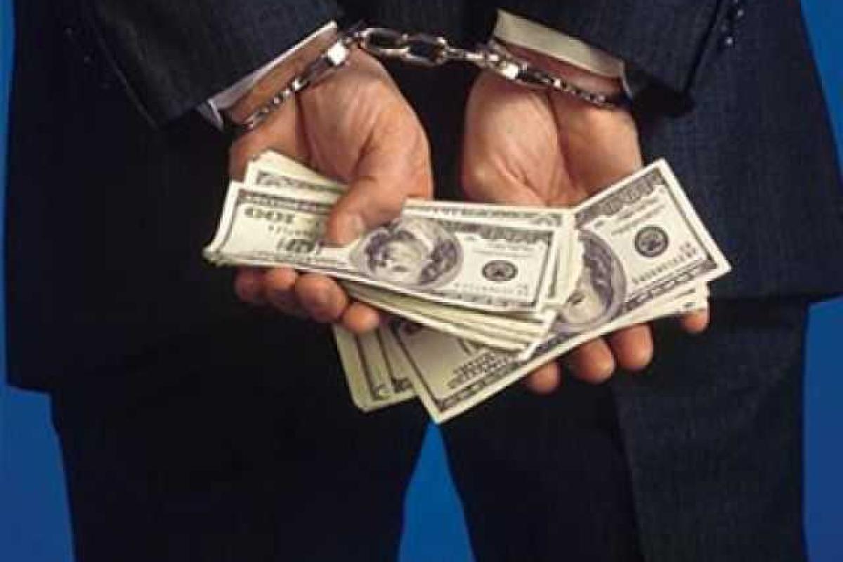 Крупный чиновник погорел на взятке