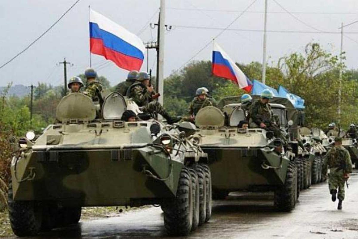 Колонна российской военной техники зашла на Луганщину Колонна российской военной техники зашла на Луганщину