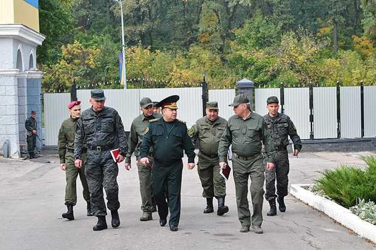 Степан Полторак проинспектировал условия проживания и службы личного состава Степан Полторак проинспектировал условия проживания и службы личного состава