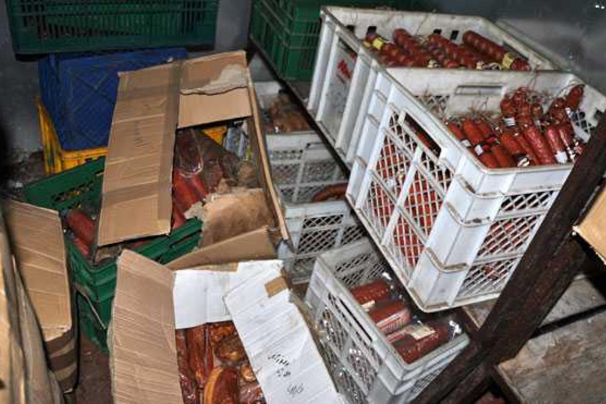 У полтавского предпринимателя изъяли некачественную пищевую продукцию 