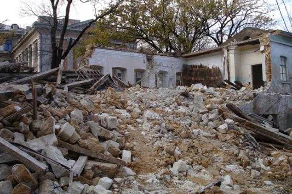 Дом в Симферополе, в котором останавливался Пушкин, смели экскаваторами Дом в Симферополе, в котором останавливался Пушкин, смели экскаваторами