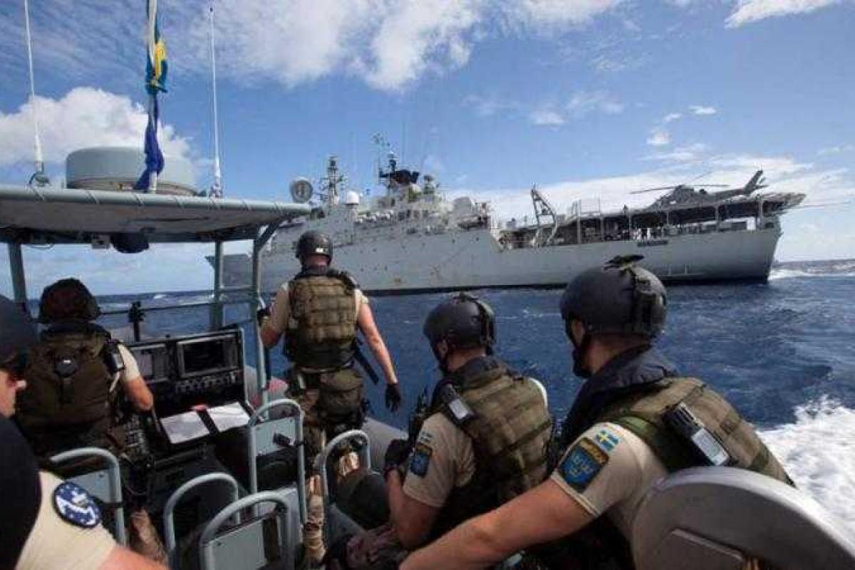 Военные Швеции ищут "заблудившуюся" иностранную субмарину