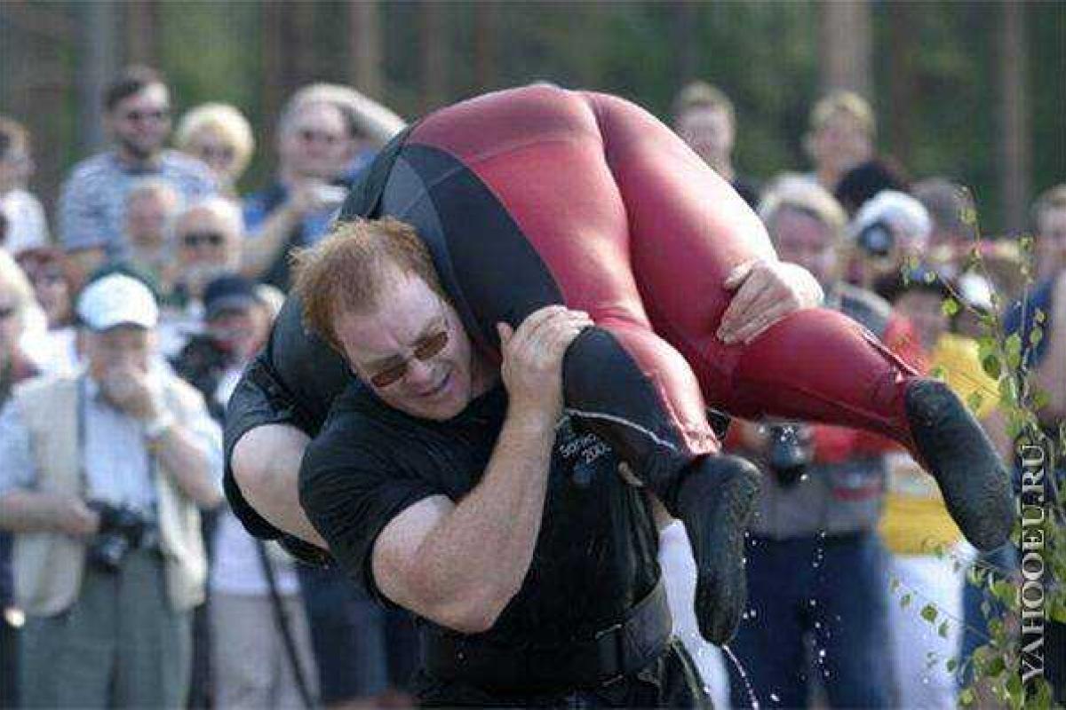 Американки с удовольствием оккупировали шеи своих мужей Американки с удовольствием оккупировали шеи своих мужей