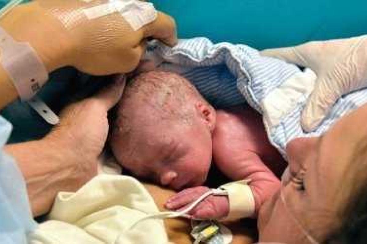 Женщина с пересаженной маткой смогла не только забеременеть, но и родить ребенка Женщина с пересаженной маткой смогла не только забеременеть, но и родить ребенка