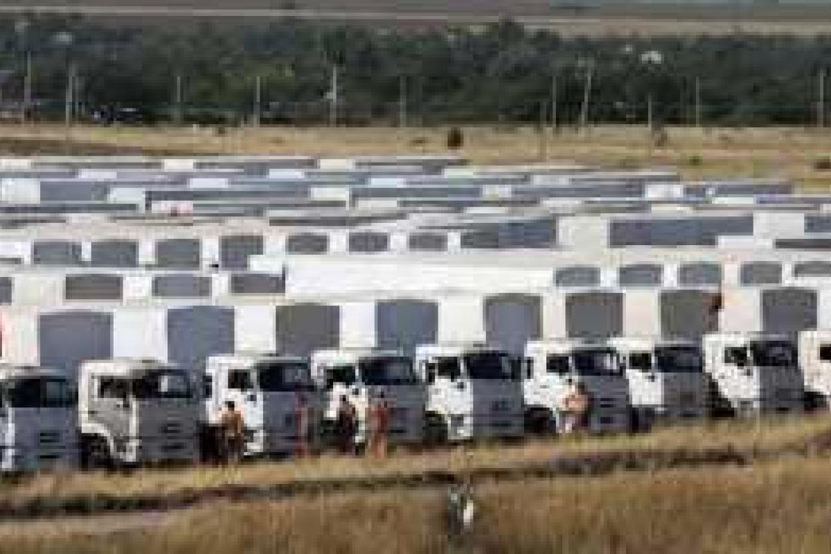 Украинским пограничникам предлагают осмотреть очередной "гумконвой" из РФ