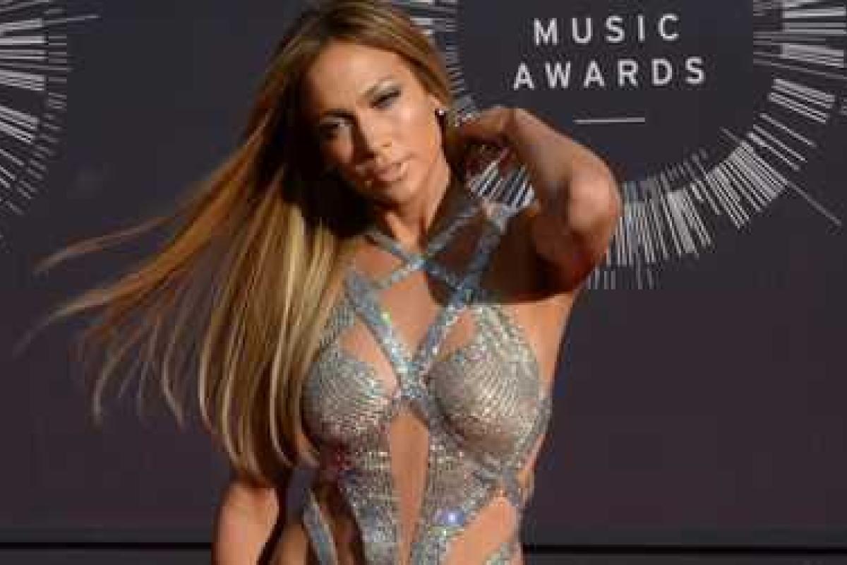 Джей Ло обещает много пикантных сюрпризов в новом эротическом триллере Джей Ло обещает много пикантных сюрпризов в новом эротическом триллере