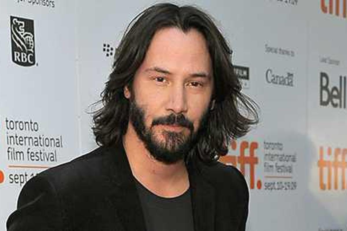 Киану Ривз ищет спасения от женщин в суде