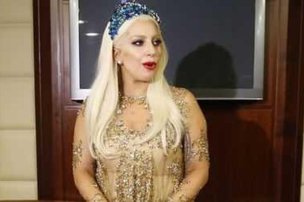 Леди Гага "сидит на лекарствах" от умственных проблем Леди Гага "сидит на лекарствах" от умственных проблем