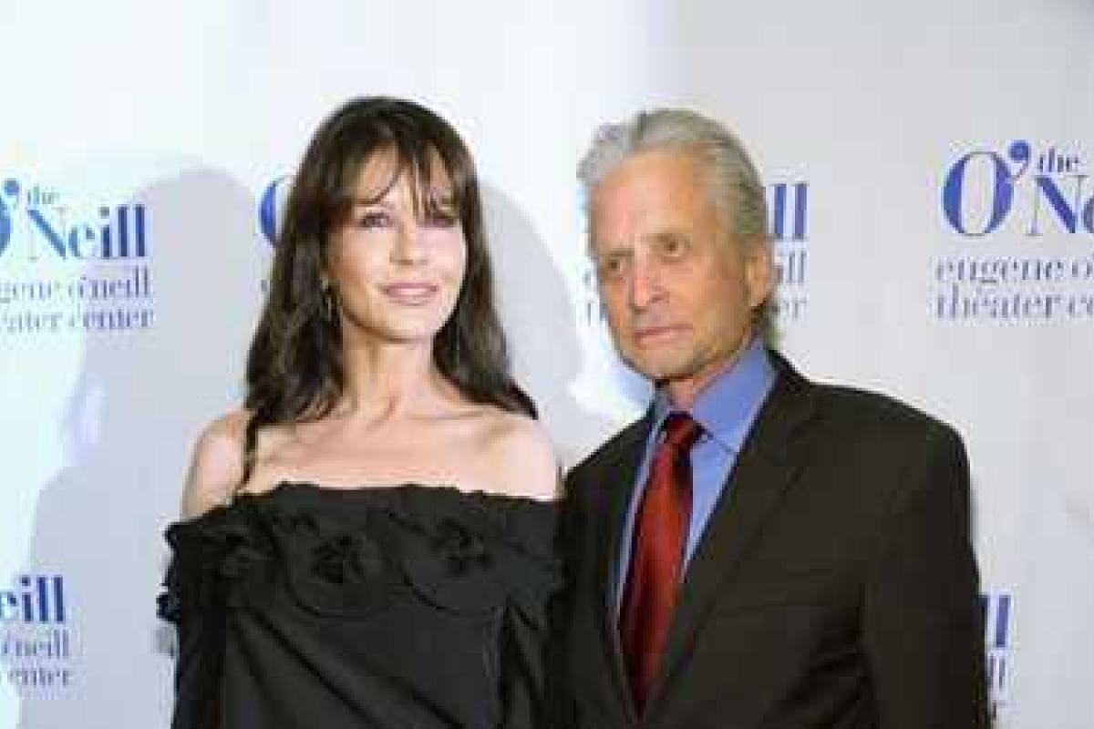 Майкл Дуглас "холит и лелеет" свой брак