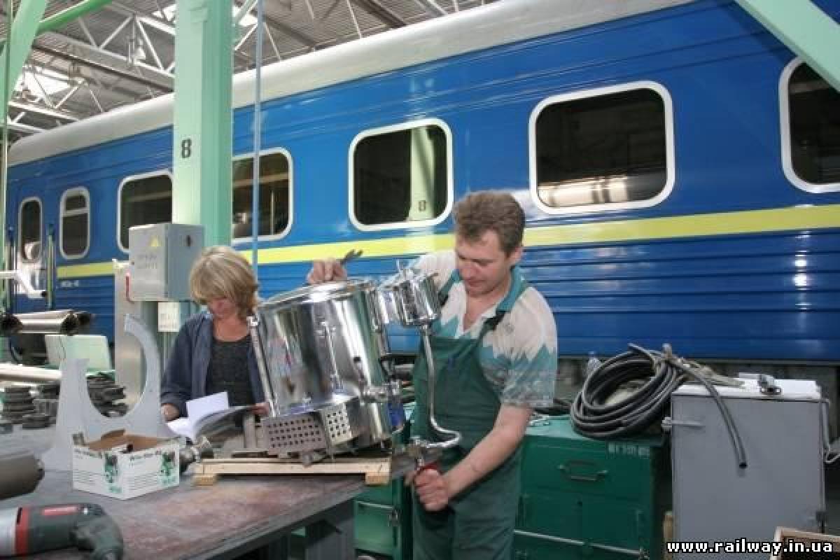 Железные дороги Украины трудоустраивают переселенцев из зоны АТО и Крыма