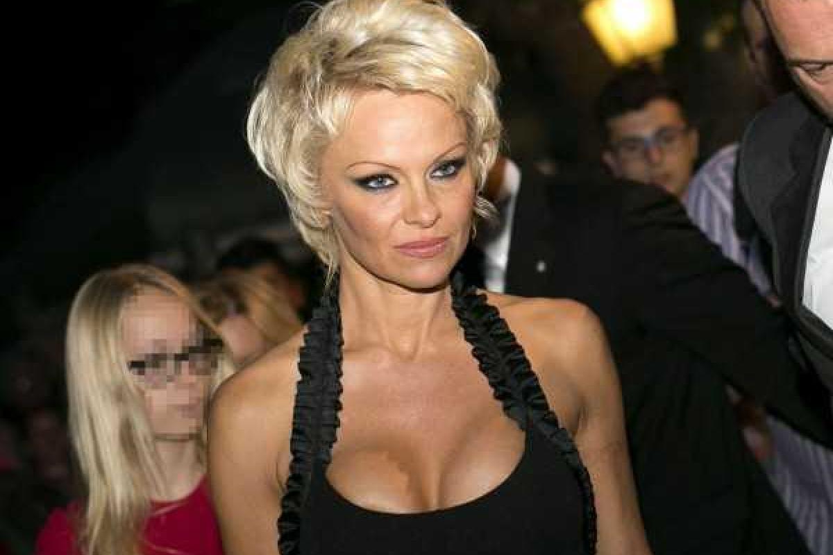 Памела Андерсон стала мимолетной звездой в российском фильме