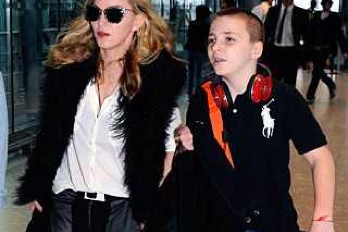 Сын Мадонны заставил ее объясняться со всем миром Сын Мадонны заставил ее объясняться со всем миром