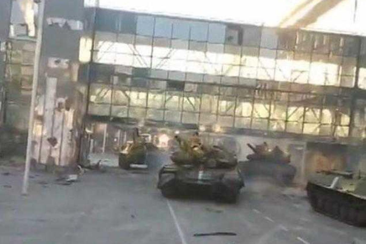 Журналист: украинские парни в аэропорту - это действительно киборги Журналист: украинские парни в аэропорту - это действительно киборги