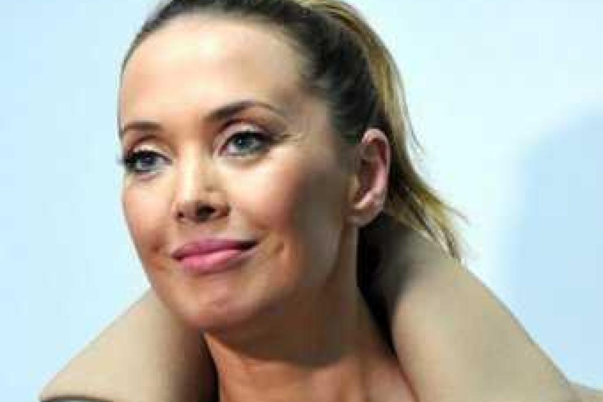 Рижские угонщики оставили Жанну Фриске без новенького авто Рижские угонщики оставили Жанну Фриске без новенького авто