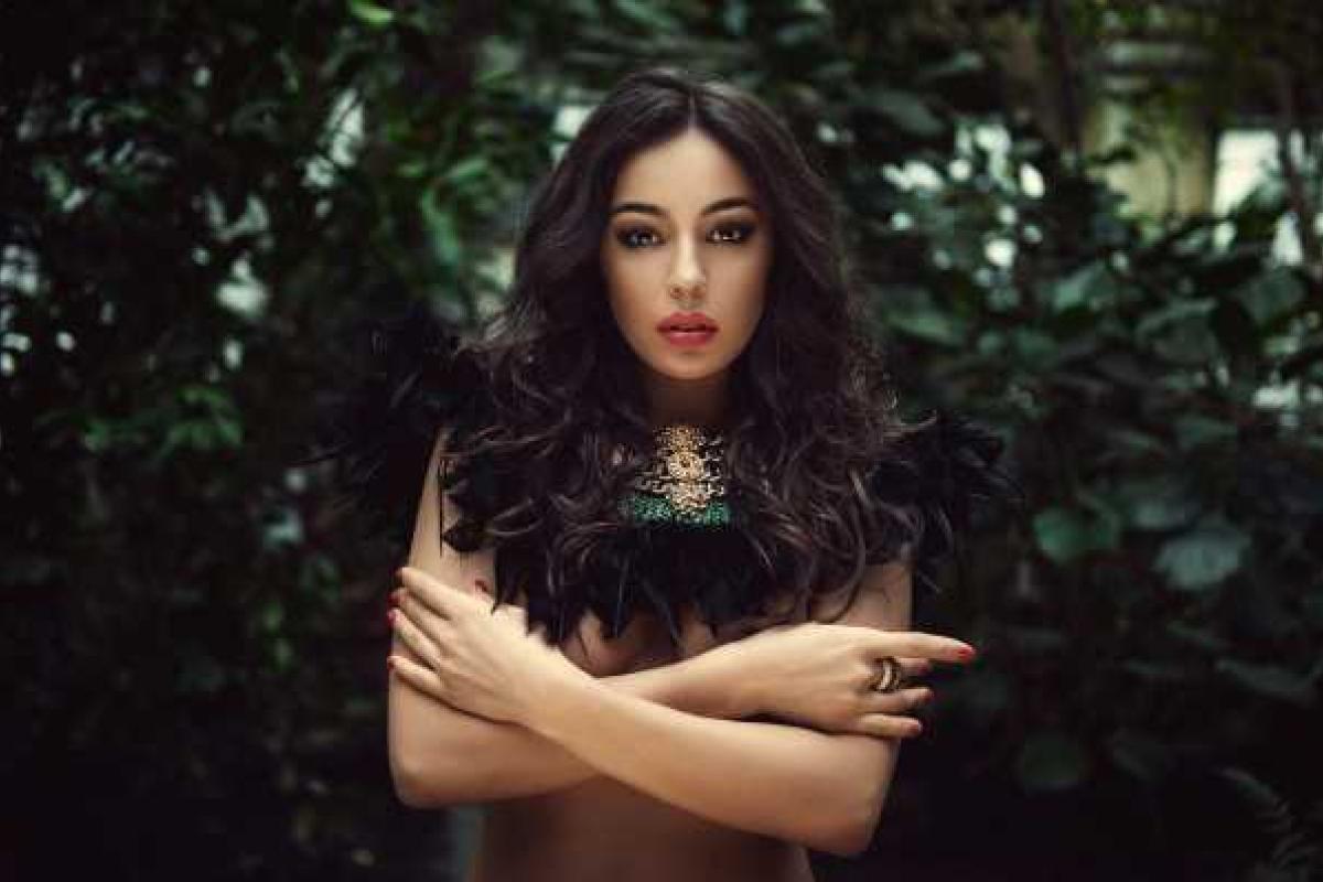 Танцовщица Varda стала блондинкой Танцовщица Varda стала блондинкой