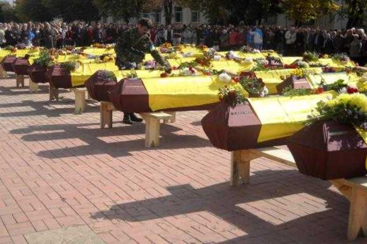 27 неизвестных украинских воина захоронены на Луганской земле 27 неизвестных украинских воина захоронены на Луганской земле