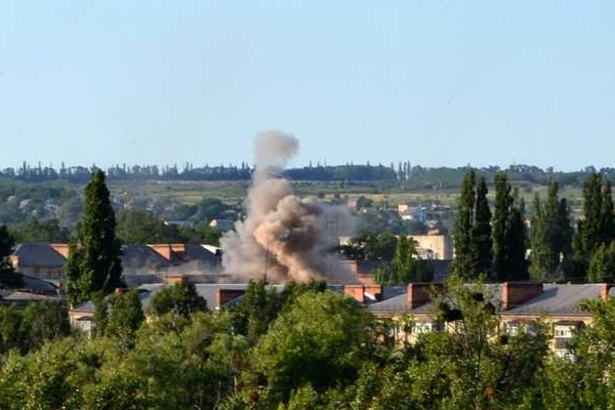 Жизнь Донецка продолжается под звуки взрывов и выстрелов Жизнь Донецка продолжается под звуки взрывов и выстрелов
