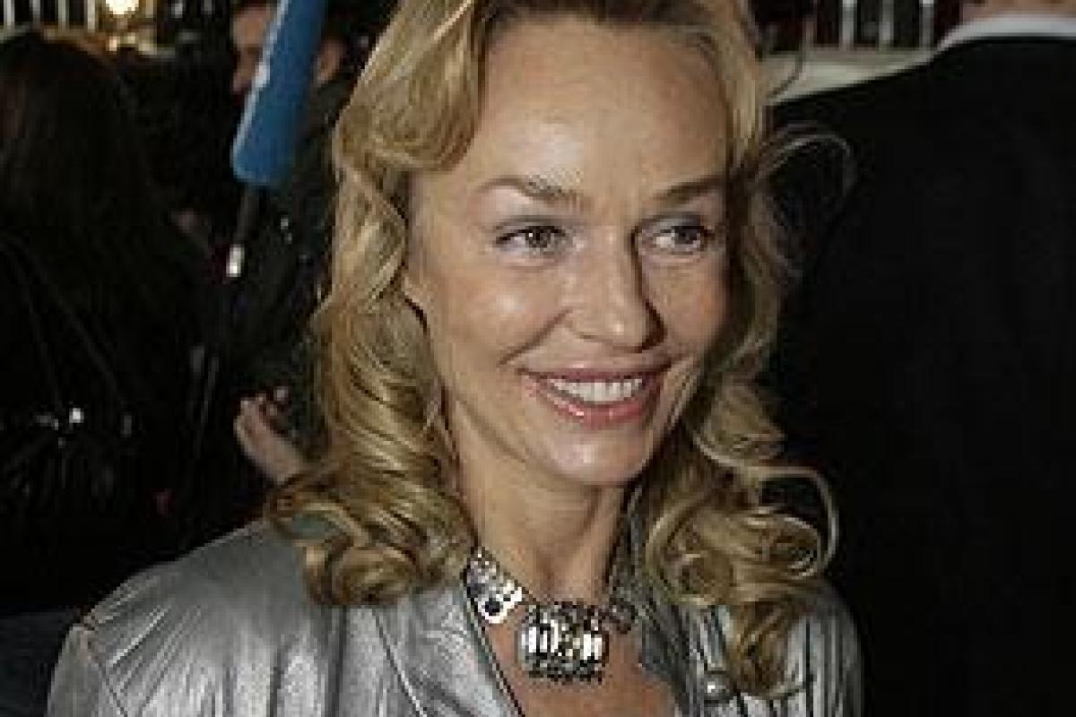 "Мэри Поппинс" периодически морит себя голодом 