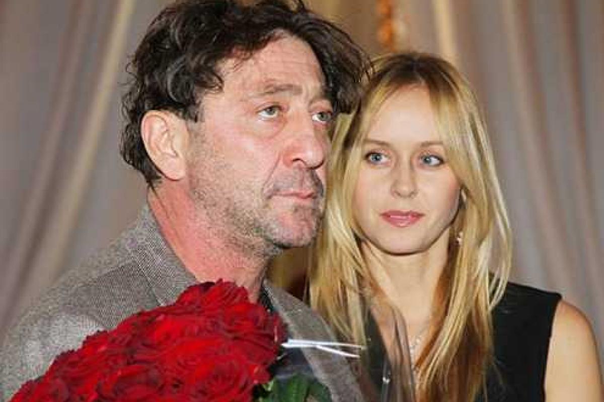 Лихорадка с подозрительными симптомами "напала" на жену Лепса Лихорадка с подозрительными симптомами "напала" на жену Лепса