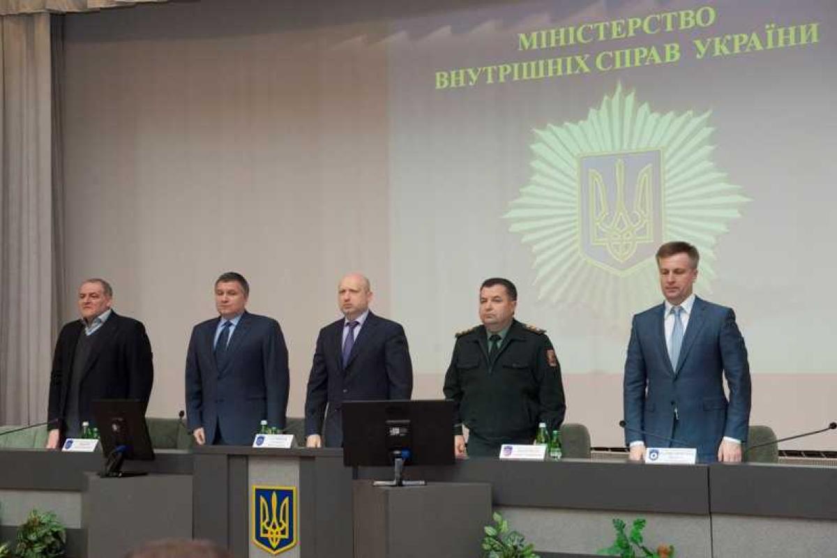 Турчинов: в структуру МВД надо ввести героев, прошедших проверку в зоне АТО