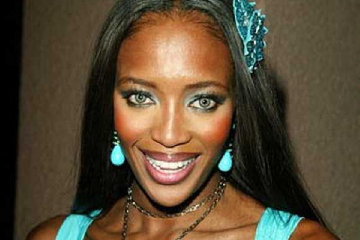 Наоми Кэмпбелл "не дружит" со своим iPhone Наоми Кэмпбелл "не дружит" со своим iPhone