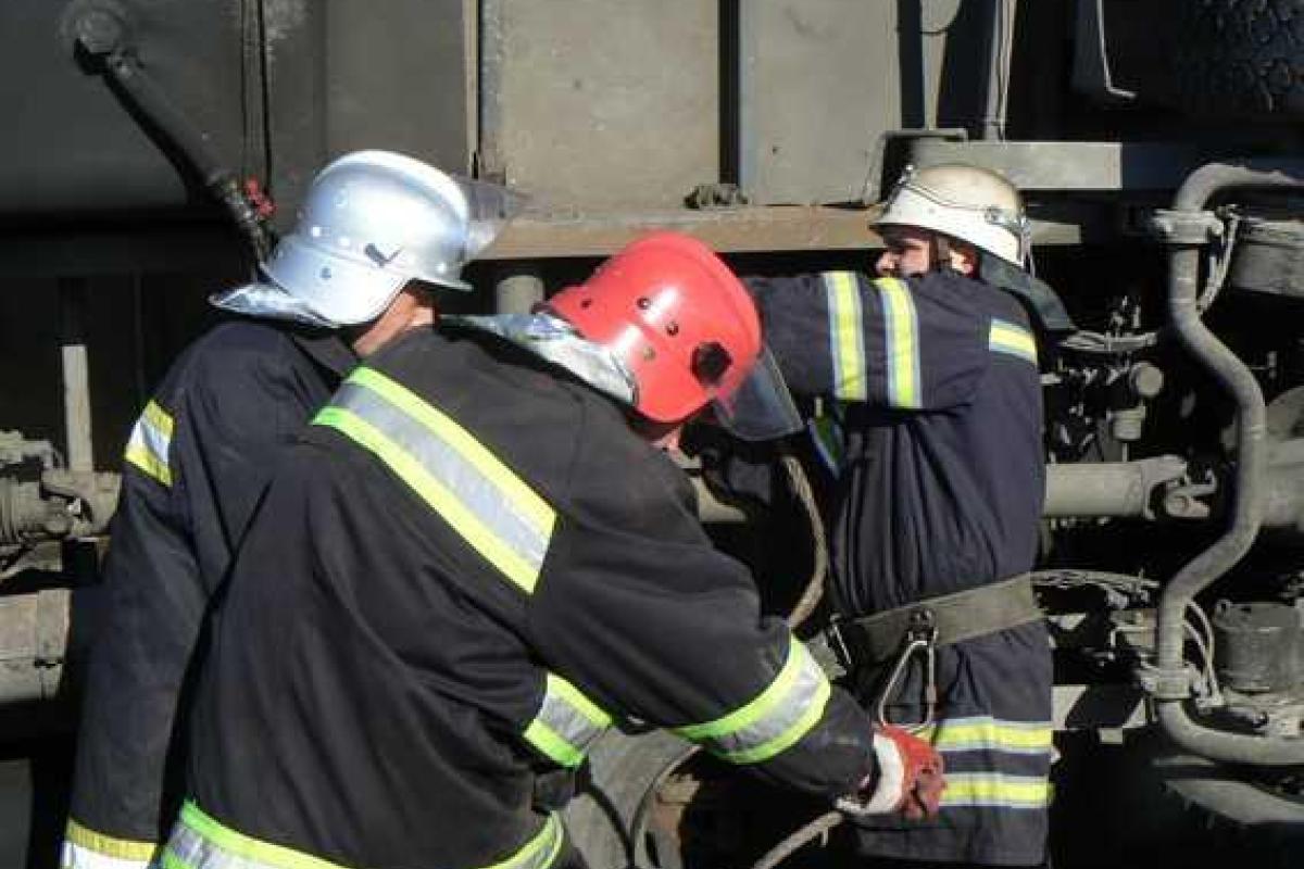 Спасатели Хмельниччины устранили последствия аварии с участием 3-х авто