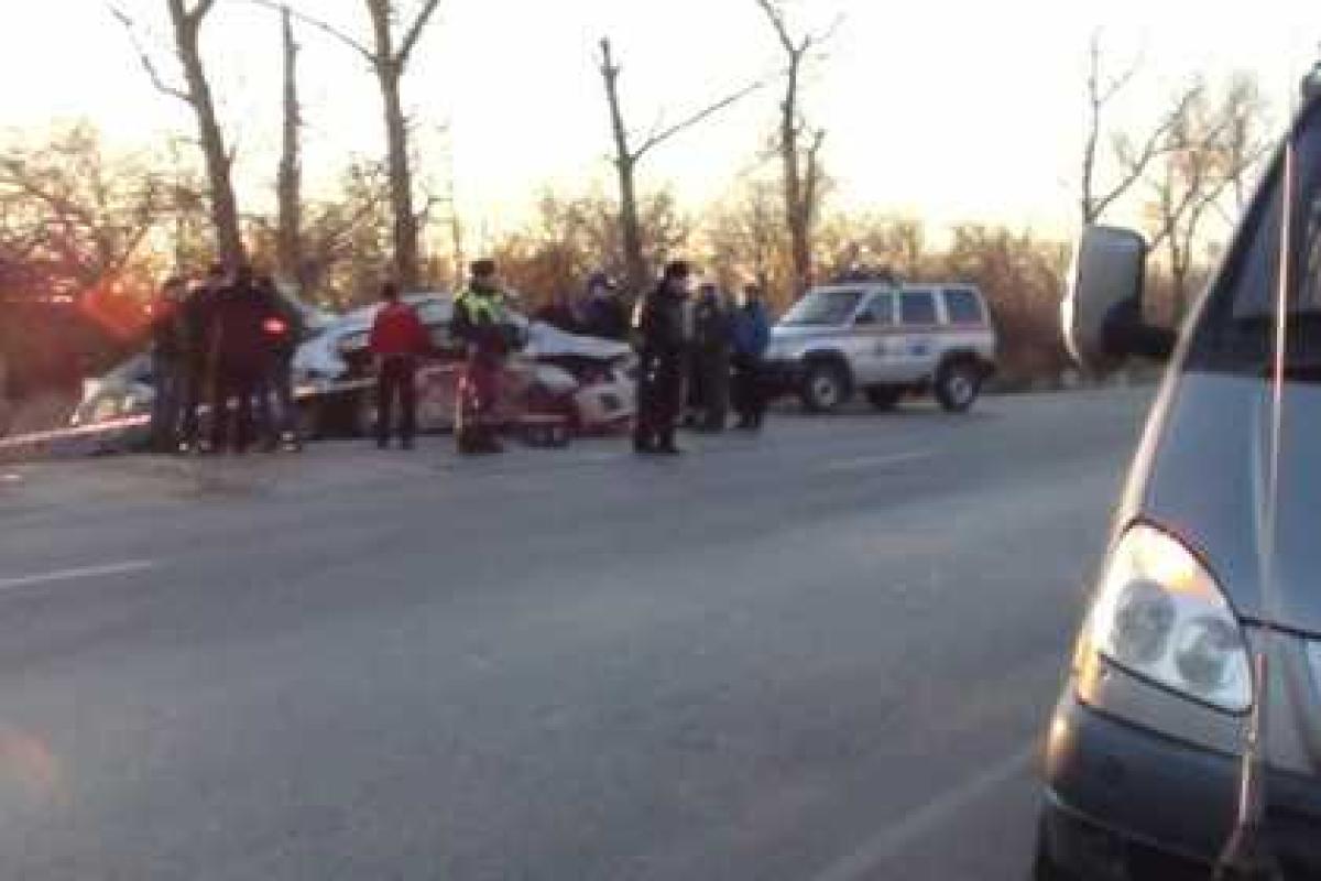 Лобовое столкновение привело к смерти 6 человек в Ростовской области Лобовое столкновение привело к смерти 6 человек в Ростовской области