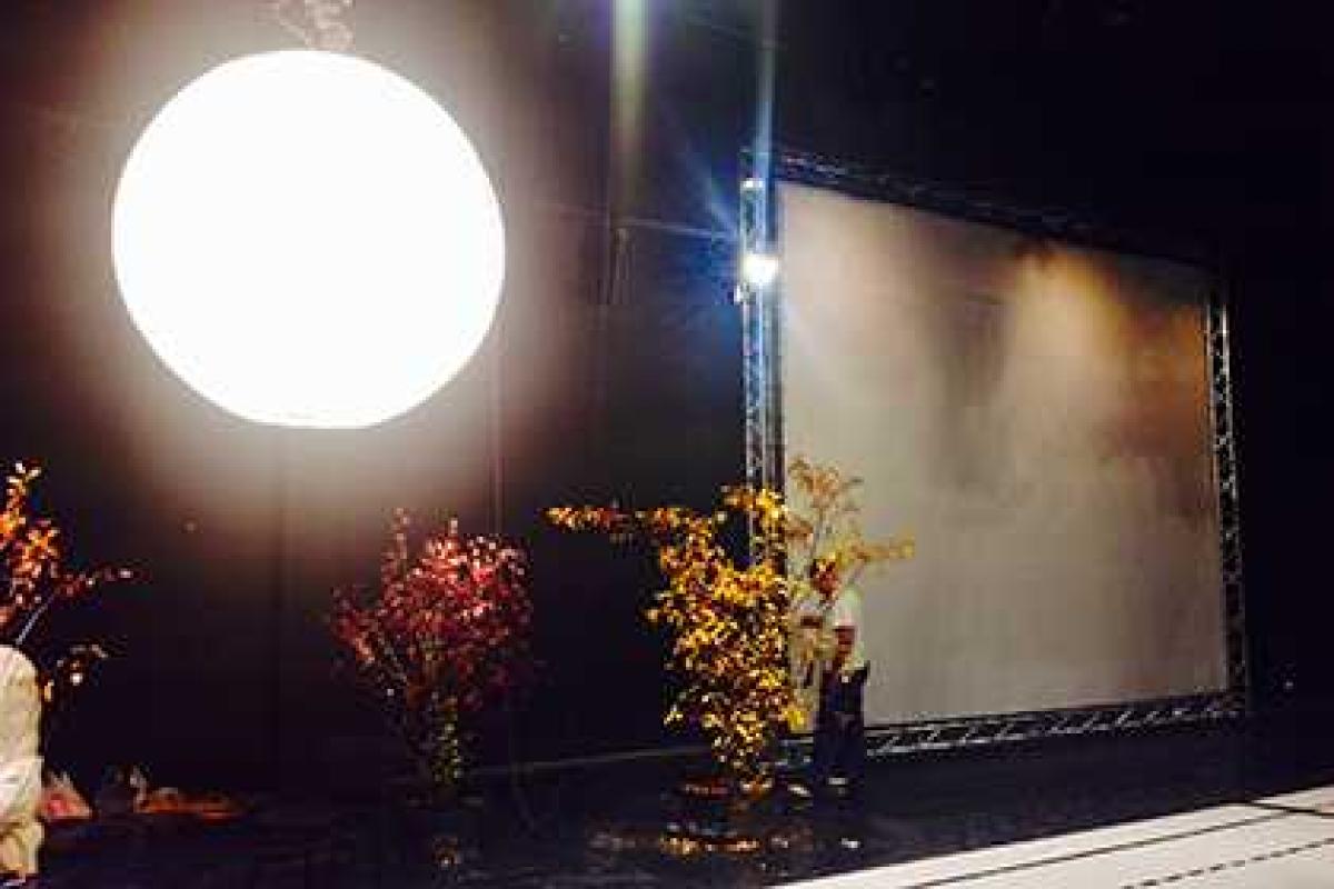 В Москве на театральную сцену выйдут слепоглухие актеры В Москве на театральную сцену выйдут слепоглухие актеры