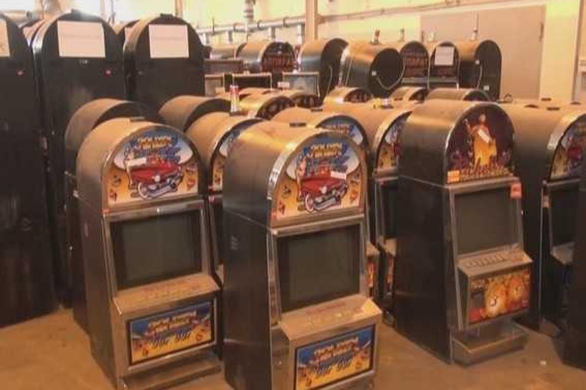 В Запорожской области выявлена подпольная сеть "игорной мафии" В Запорожской области выявлена подпольная сеть "игорной мафии"