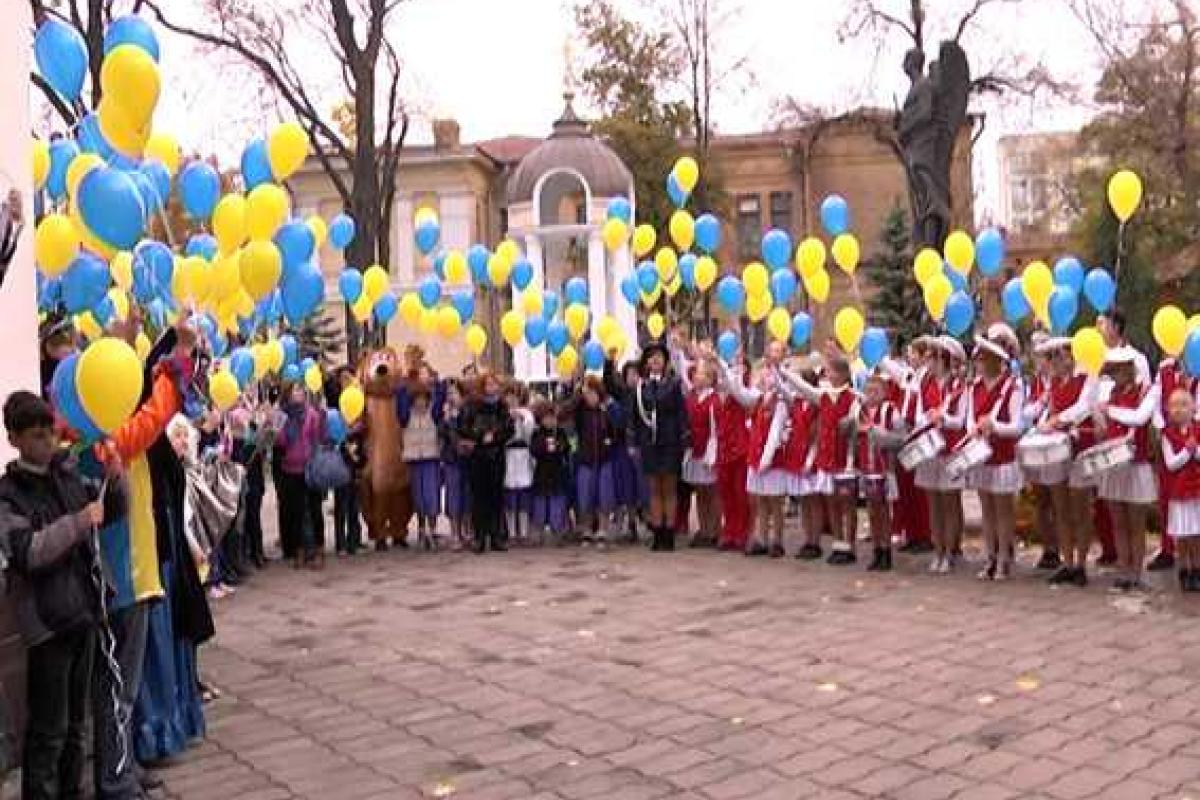 В Харькове провели благотворительную акцию для помощи раненым и переселенцам В Харькове провели благотворительную акцию для помощи раненым и переселенцам