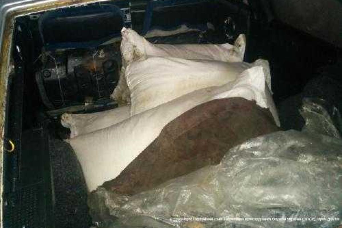 На скамью подсудимых украинца "привели" 6 мешков с сахаром 