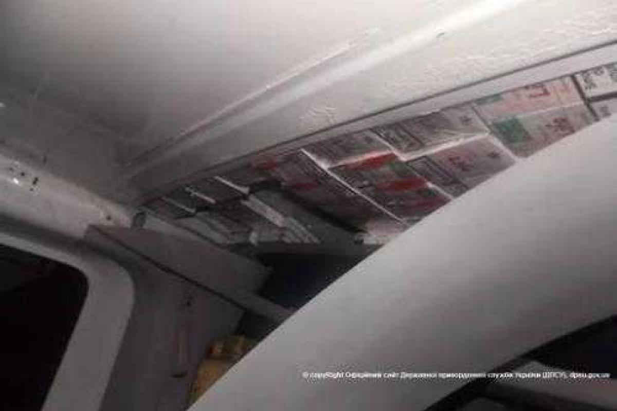 На Закарпатье через границу пытались провезти угнанный в Италии мотоцикл 