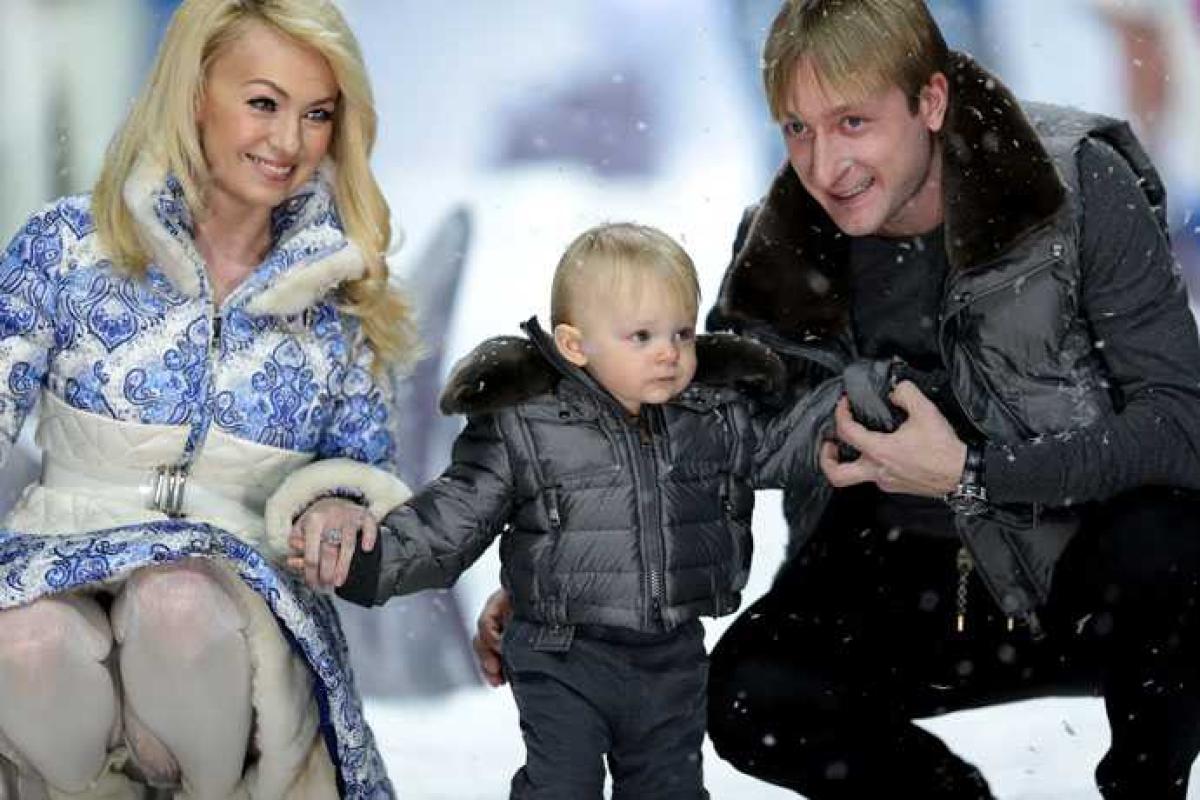 Евгений Плющенко стал первым тренером своего сына Евгений Плющенко стал первым тренером своего сына