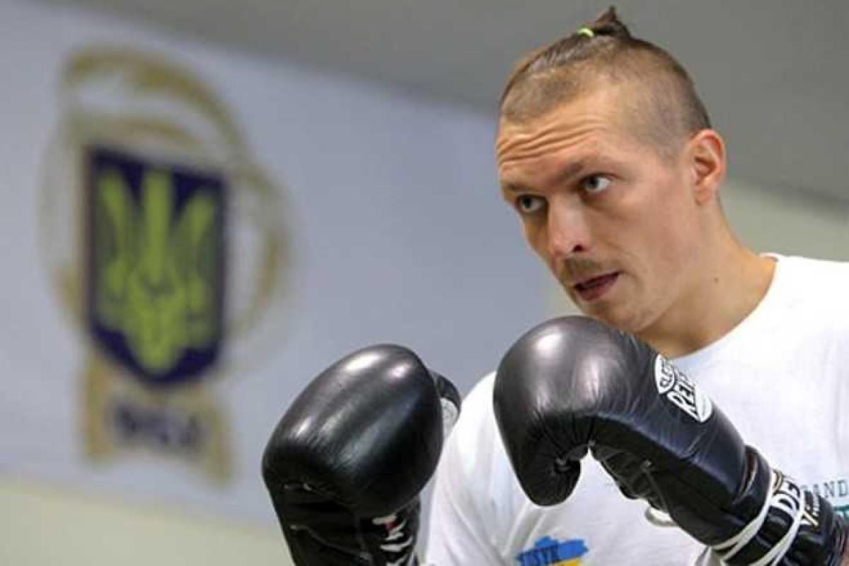 Александр Усик в Крыму участвовал в открытии боксерского турнира 