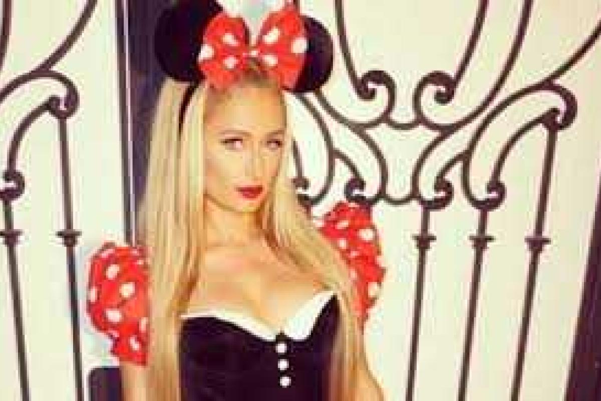 Пэрис Хилтон прикупила "пугающие" костюмчики на Хэллоуин