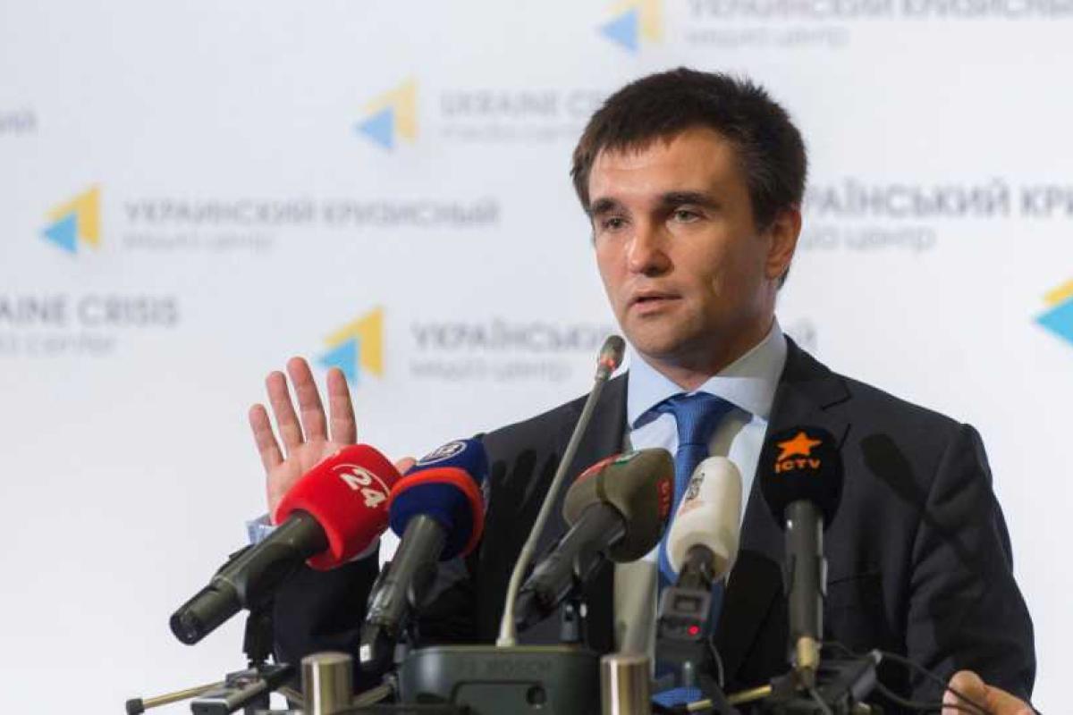 Украинские власти ищут политическое решение ситуации на Донбассе - Климкин