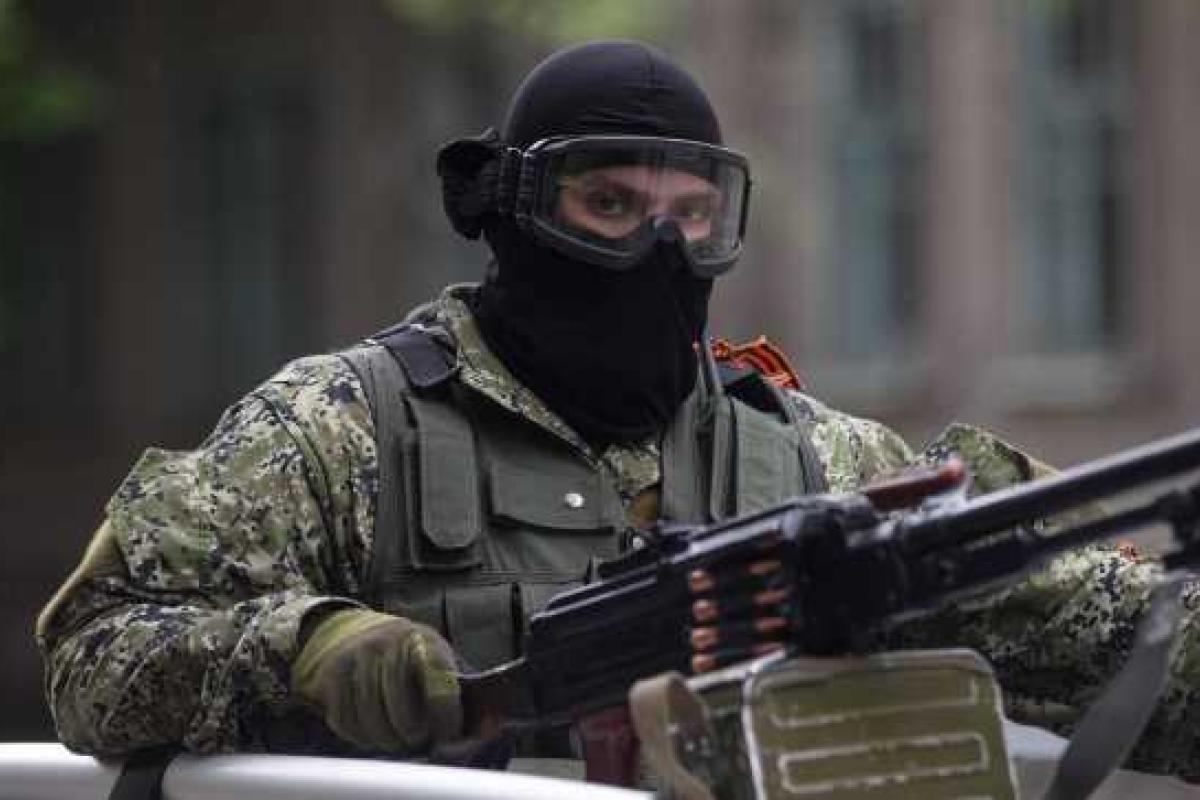 Донецкие боевики обчистили склад ГСМ частного предприятия Донецкие боевики обчистили склад ГСМ частного предприятия