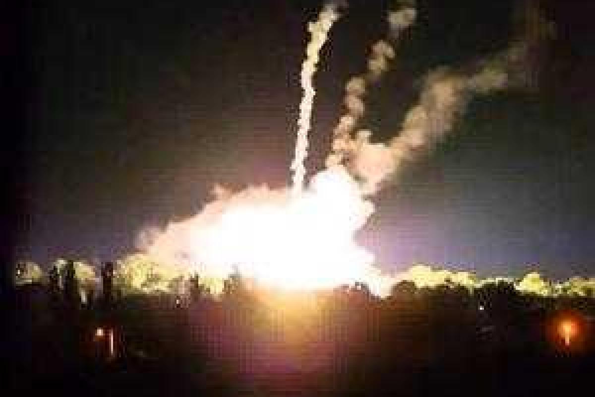 Продолжается обстрел районов Донецка Продолжается обстрел районов Донецка