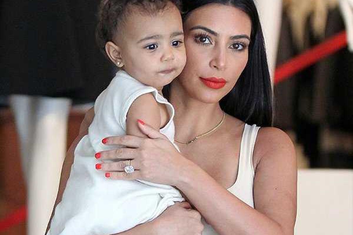 Ким Кардашьян чтобы не избаловать дочь, заставит ее зарабатывать Ким Кардашьян чтобы не избаловать дочь, заставит ее зарабатывать