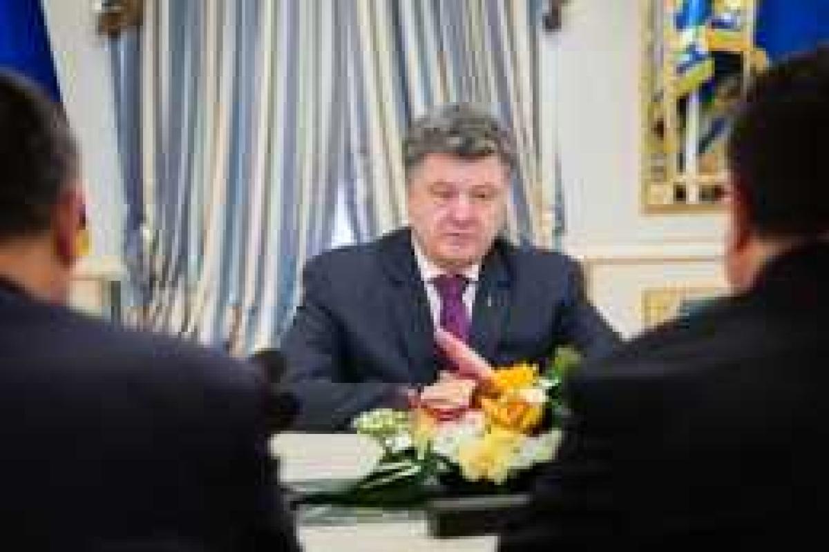Порошенко: Силы и средства для защиты Украины у нас есть Порошенко: Силы и средства для защиты Украины у нас есть