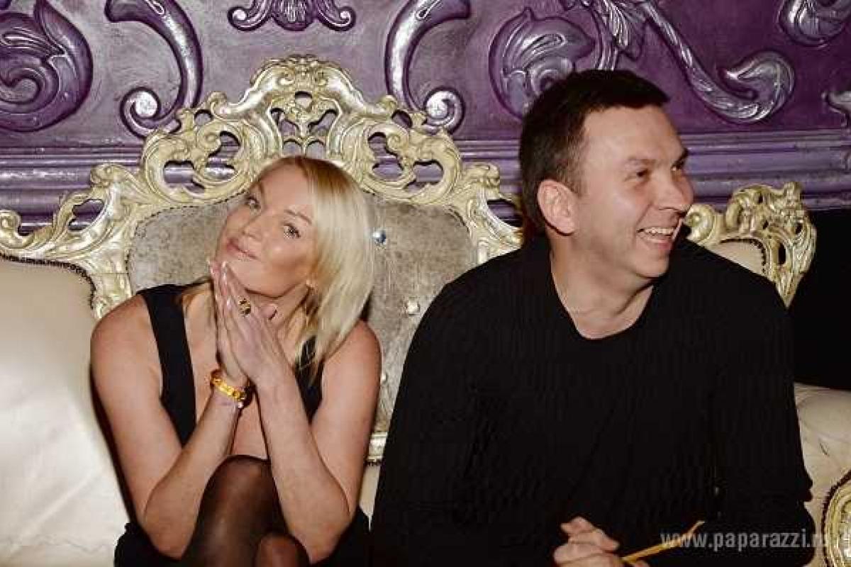 Анастасия Волочкова похвасталась новым любовником Анастасия Волочкова похвасталась новым любовником