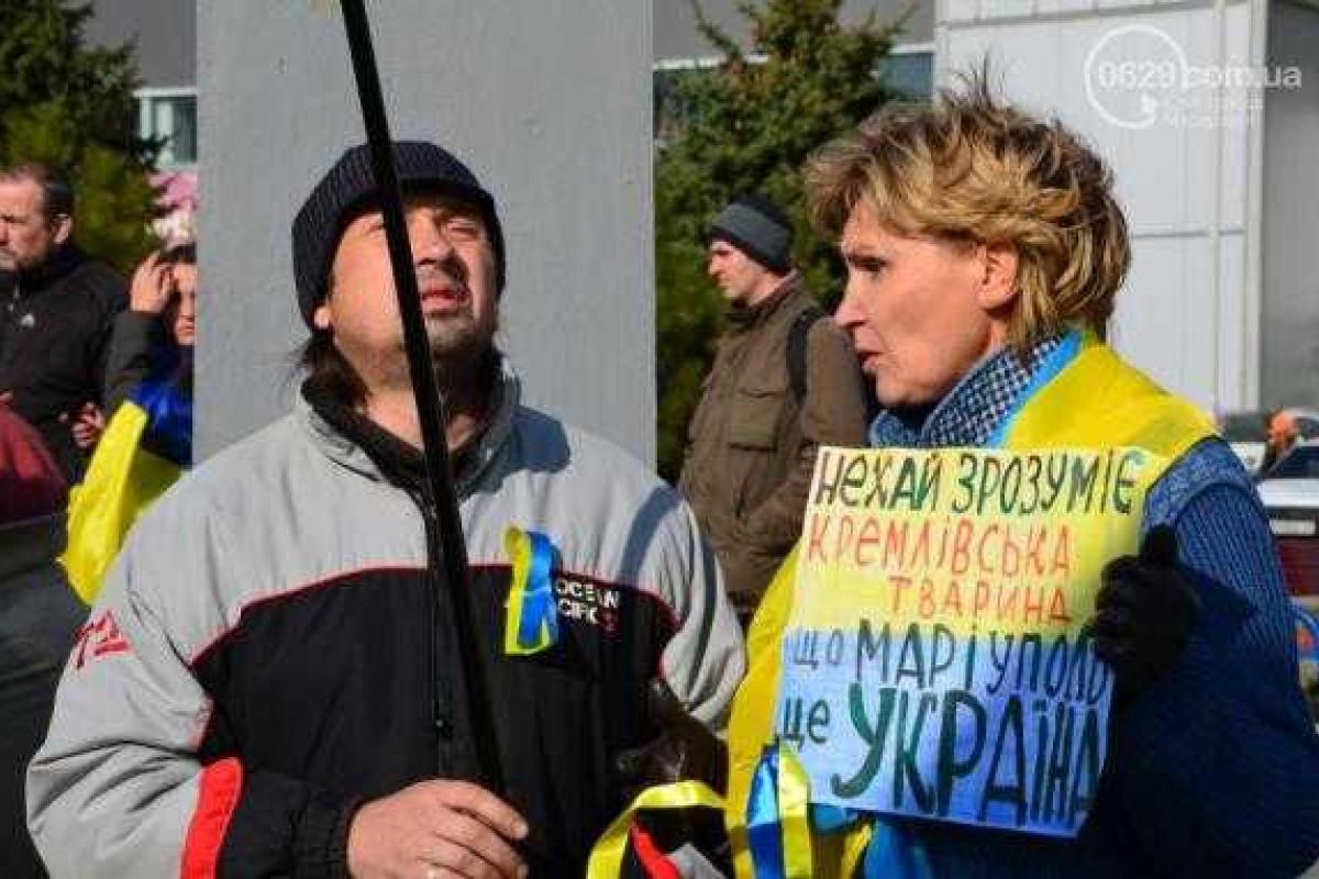 Мариупольцы выступили за единство Украины и против фейковых выборов Мариупольцы выступили за единство Украины и против фейковых выборов